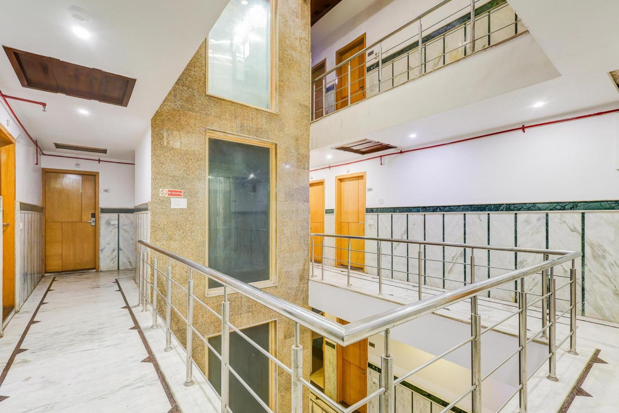 Super Townhouse Arakashan Road Paharganj Formerly Mohan International Nuova Delhi Esterno foto