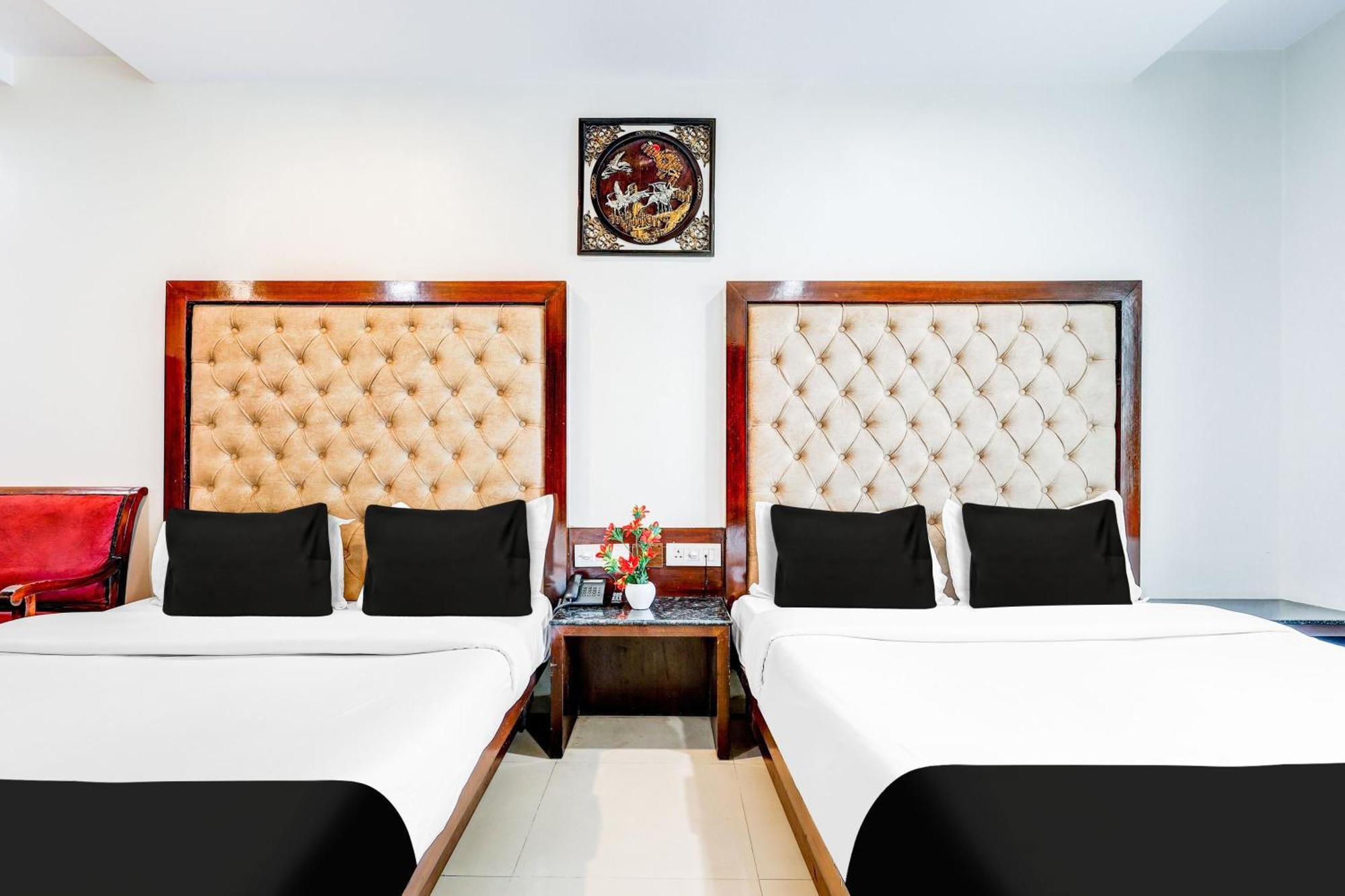 Super Townhouse Arakashan Road Paharganj Formerly Mohan International Nuova Delhi Esterno foto