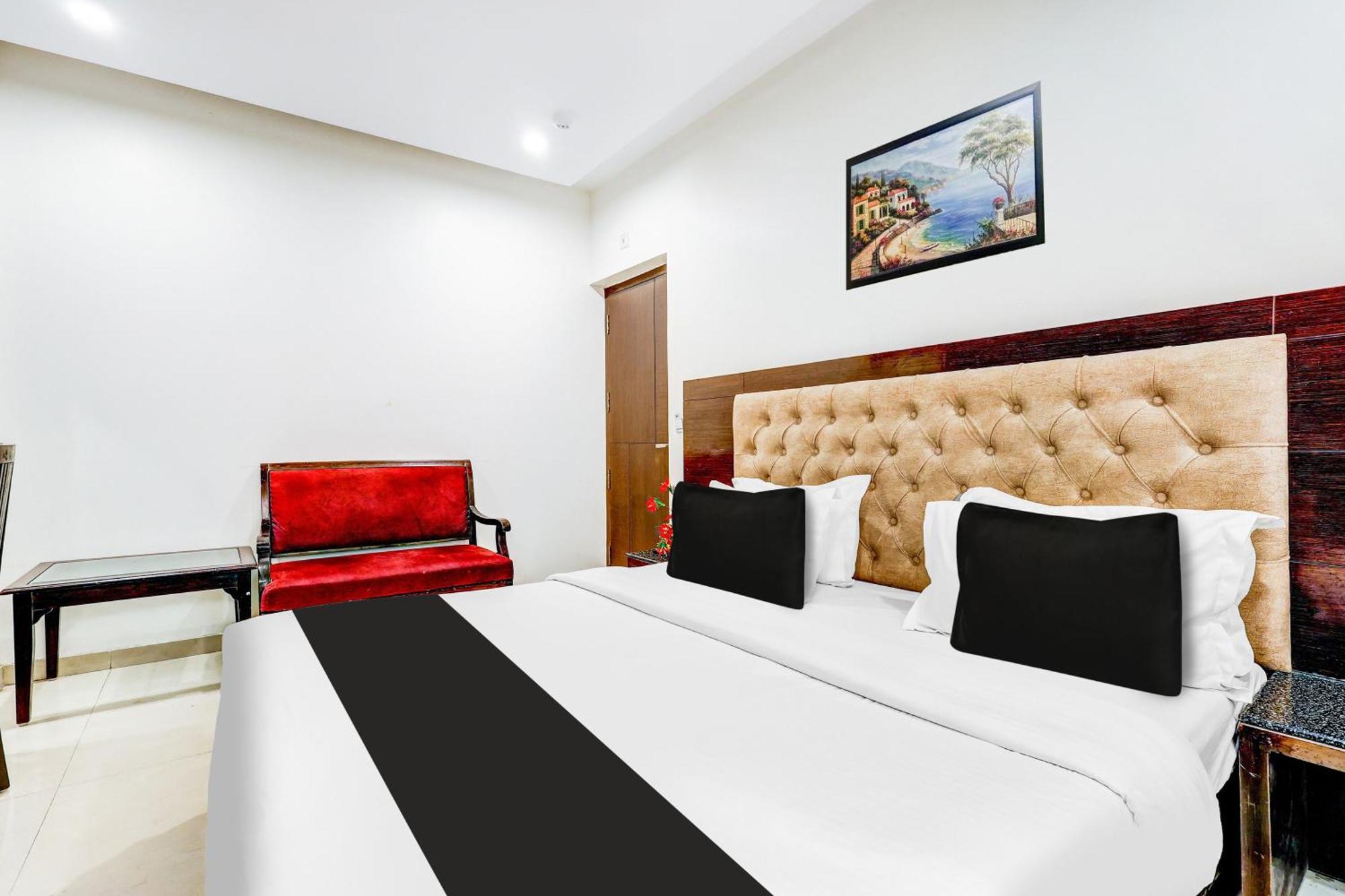 Super Townhouse Arakashan Road Paharganj Formerly Mohan International Nuova Delhi Esterno foto