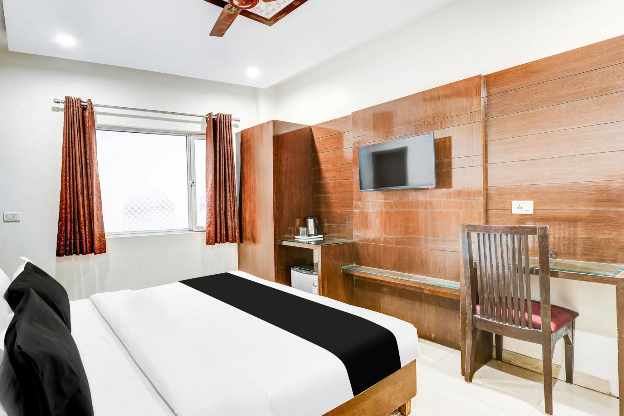 Super Townhouse Arakashan Road Paharganj Formerly Mohan International Nuova Delhi Esterno foto